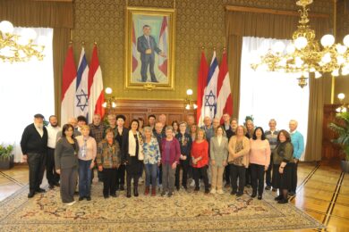 Gruppe Oktober 25 im Rathaus