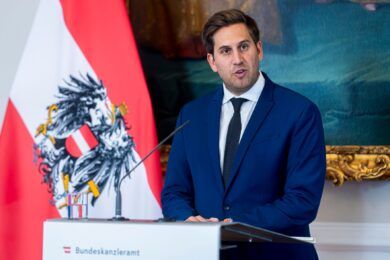 Gruppe Oktober 25 / Staatssekretär Pröll